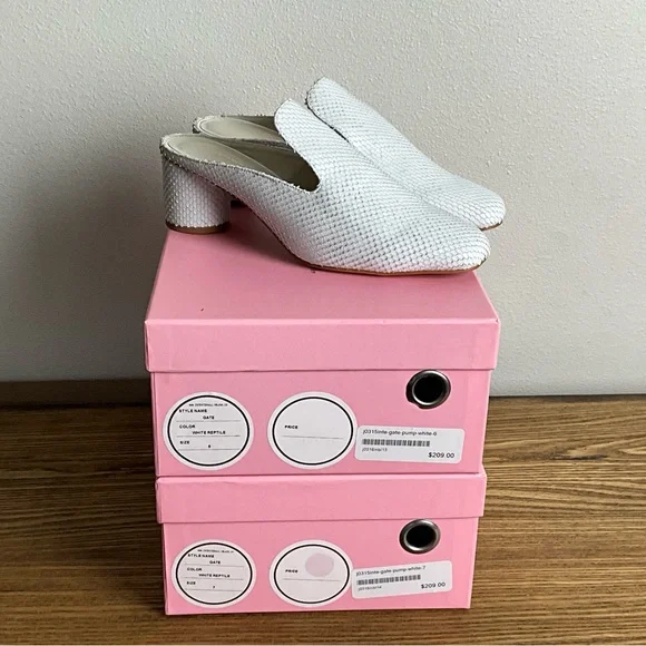 Intentionally Blank White Reptile Leather Mule, New in Box - Picture 8 of 8
